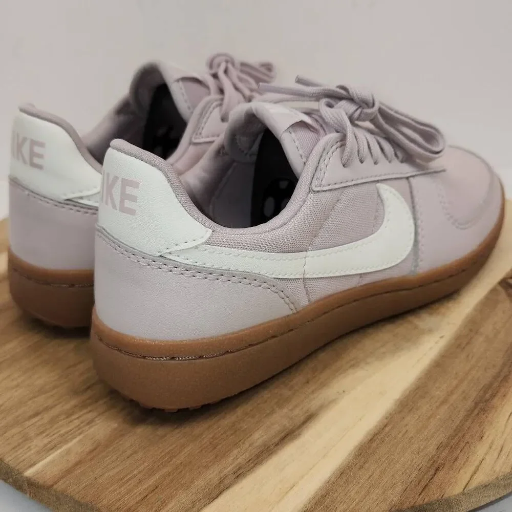 Nike Field General Women's Size 7 Platinum Violet(Pink) Gum Soles